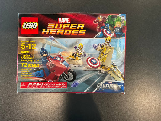 LEGO 6865 Captain America's Avenging Cycle - Retired
