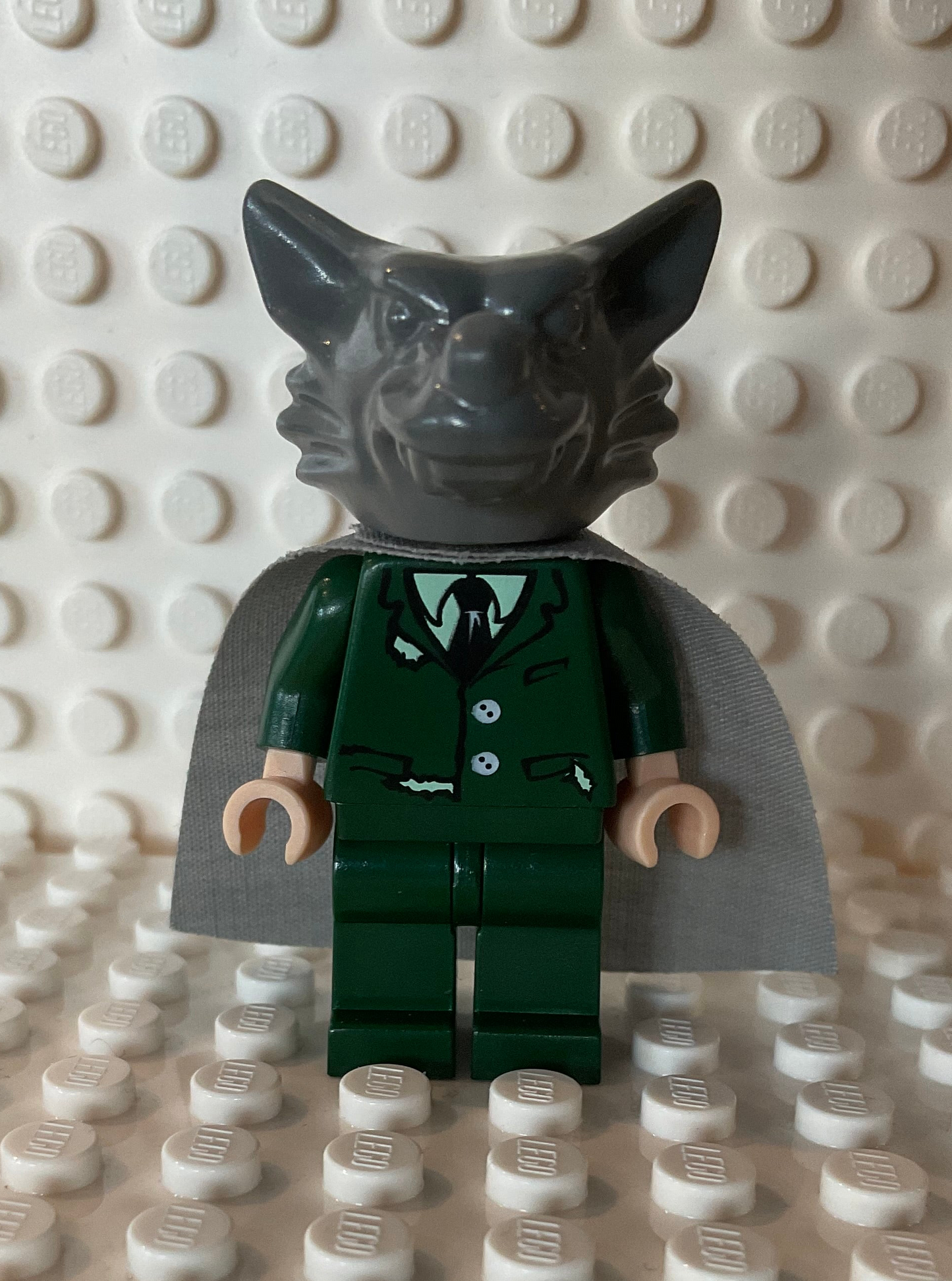 hp062 Professor Remus Lupin / Werewolf Minifigure