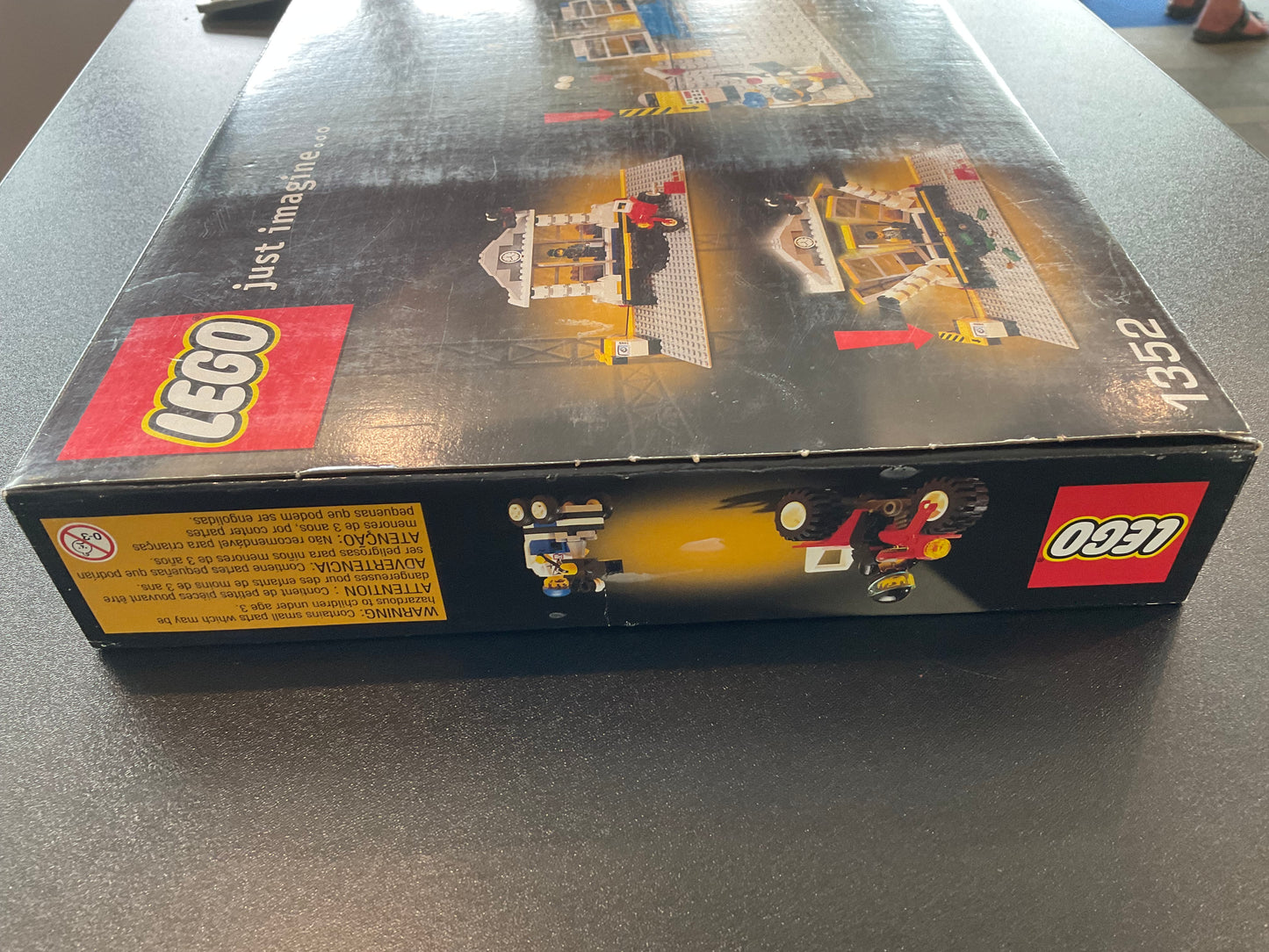 LEGO 1352 Explosion Studio - Retired