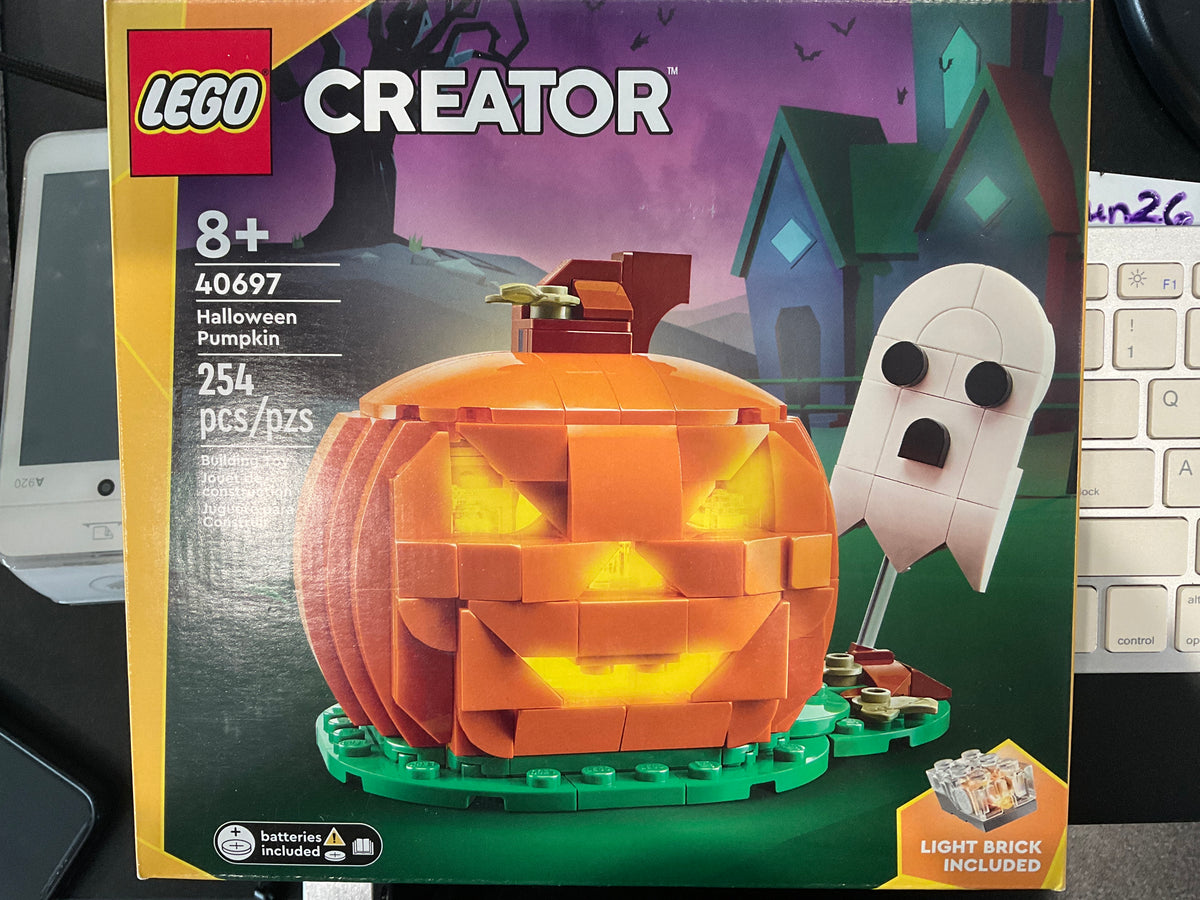LEGO 40697 Light Up Carved Pumpkin - Retired