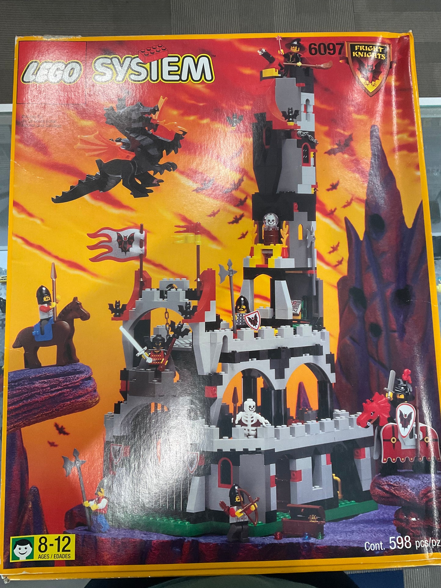 LEGO 6097 Night Lord's Castle - Retired