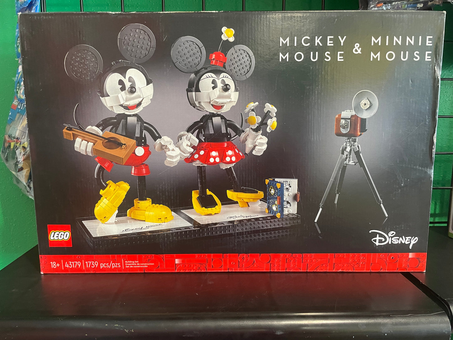 Mickey Mouse & Minnie Mouse - Retired