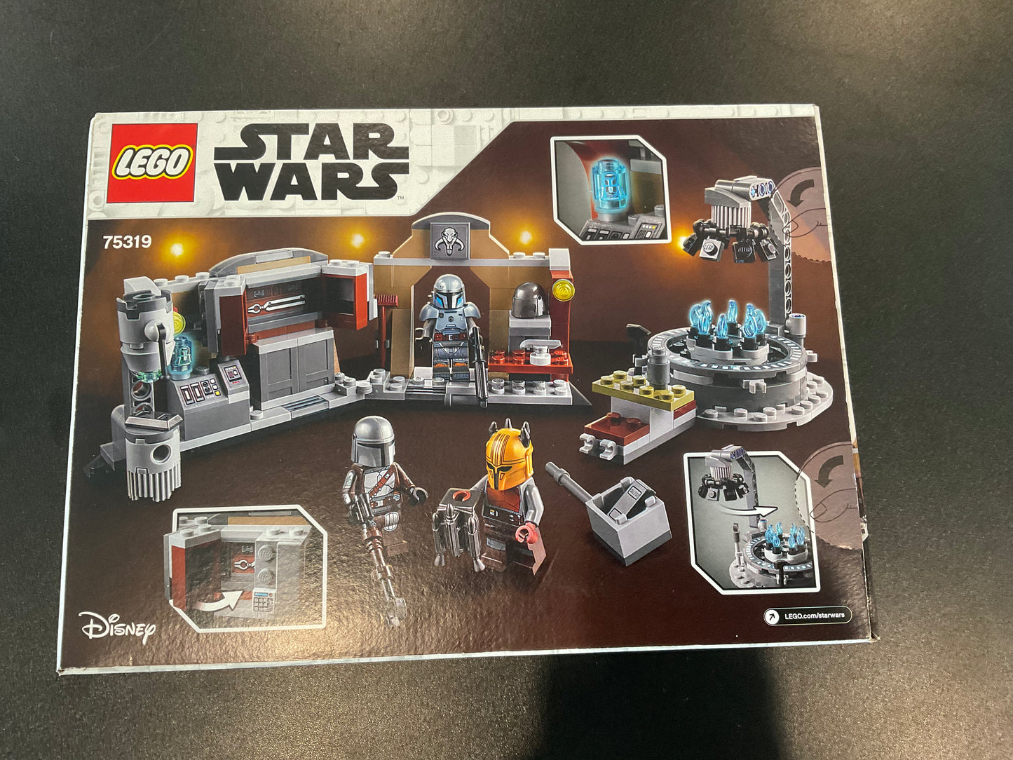 75319 LEGO Star Wars The Mandalorian The Armorer's Mandalorian Forge- Retired