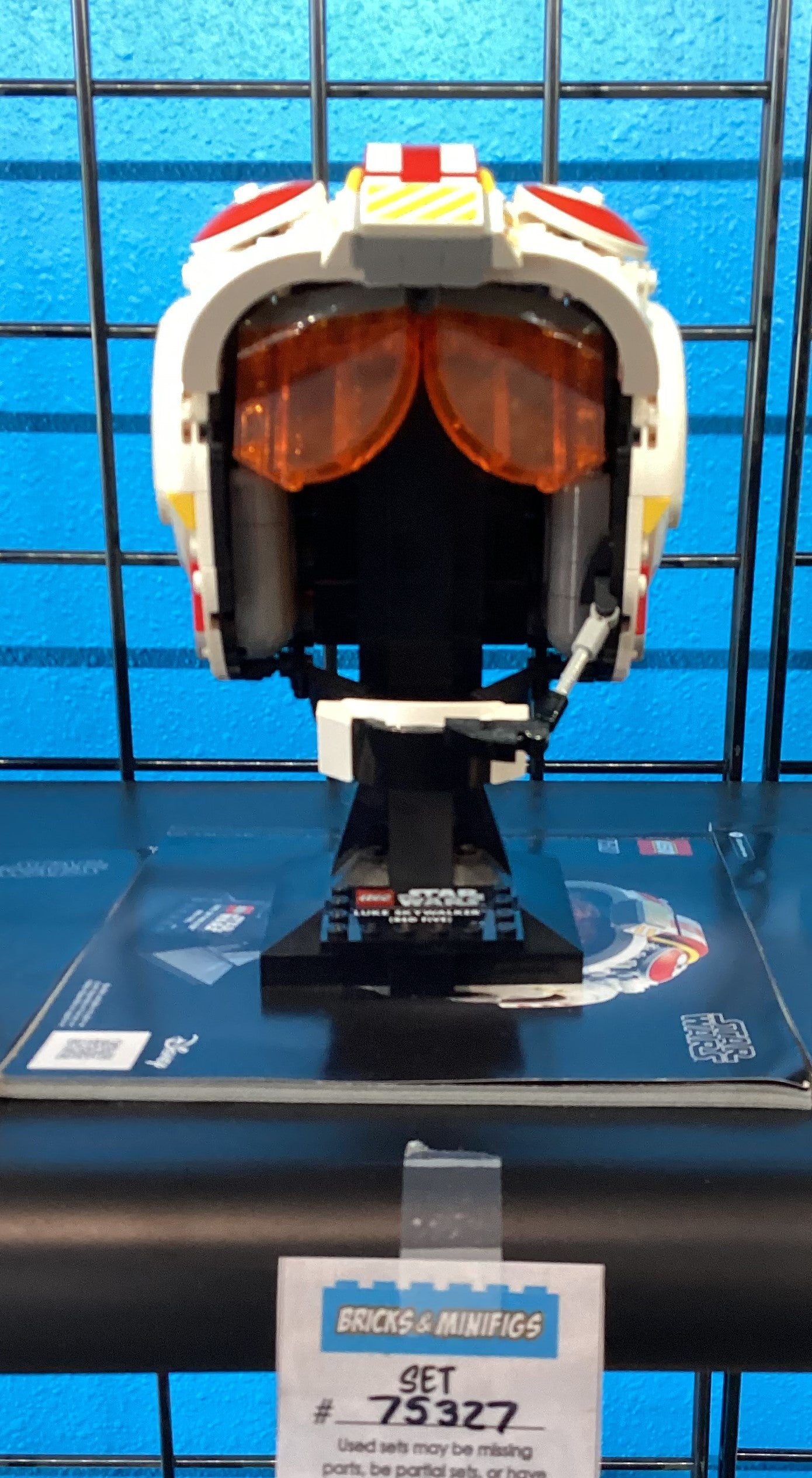 75327 Star Wars: Luke Skywalker (Red Five) Helmet - [Pre-Owned]