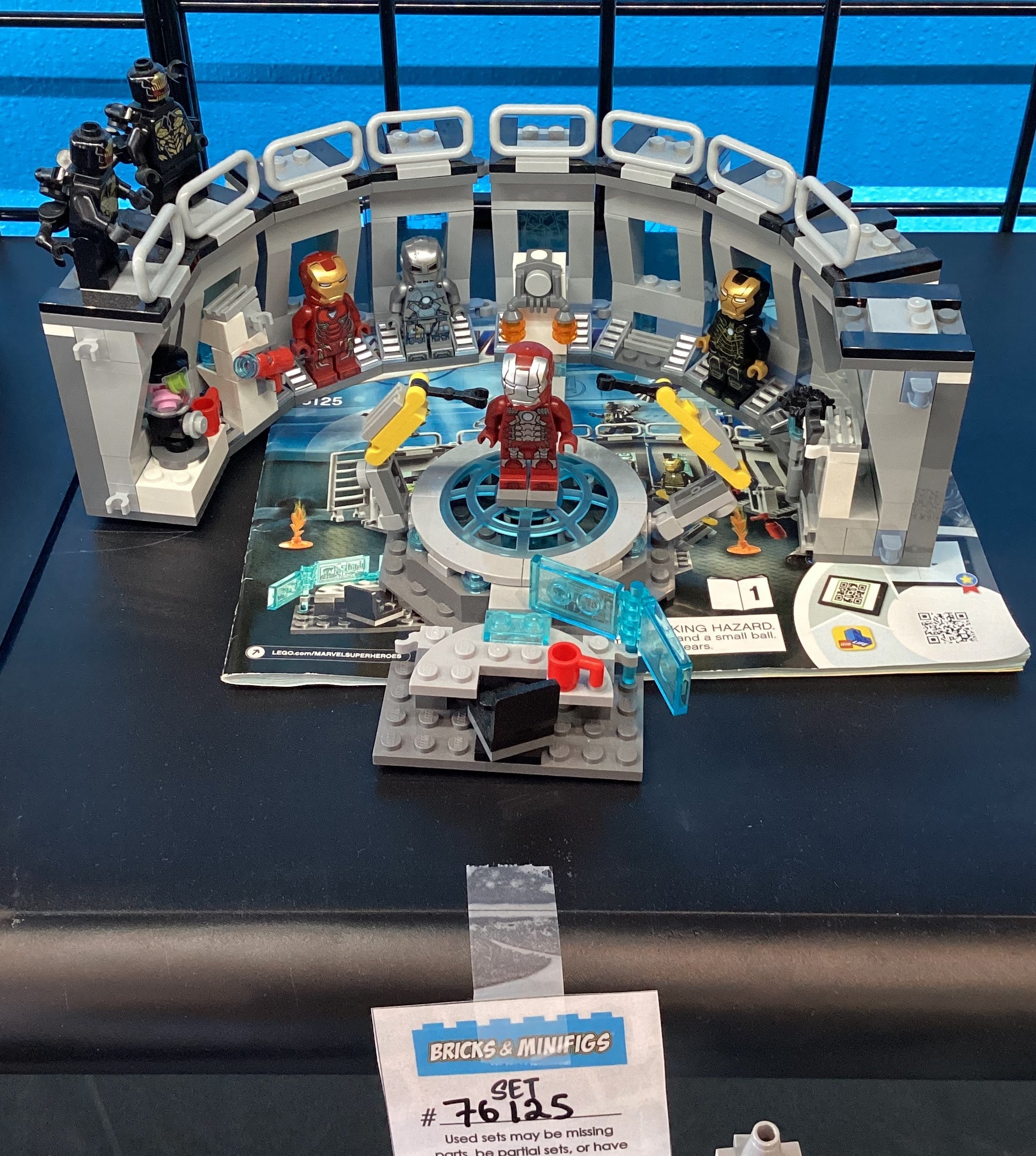 76125 Iron Man Hall of Armor